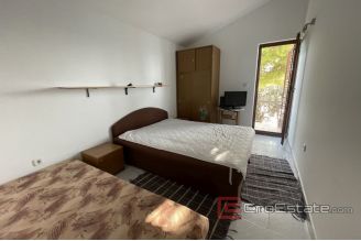 015 2036 51 Omis house near the sea for sale