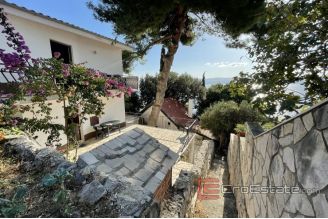015 2036 51 Omis house near the sea for sale