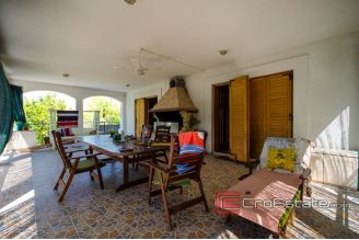 12 2013 139 Brac house 2nd row sea view for sale1