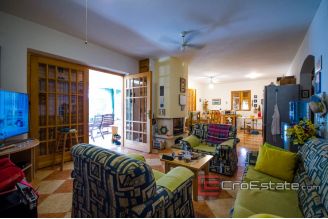 12 2013 139 Brac house 2nd row sea view for sale1