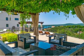 20 2013 140 Brac villa apartments sea view for sale