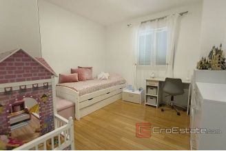 011 2038 41 makarska three bedroom apartment with sea view for sale