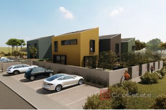 015 1015 01 Porec house in row for sale