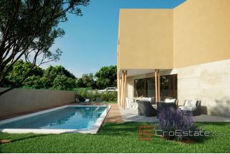 008 1015 02 Novigrad house with pool for sale