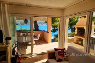 016 2021 321 Rogoznica House in the first row to the sea for sale