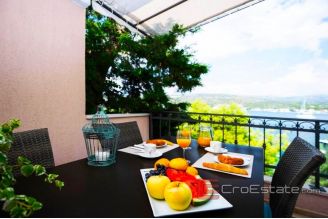 016 2021 321 Rogoznica House in the first row to the sea for sale