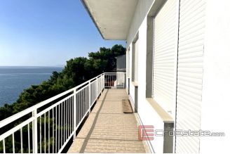 006 2030 40 Omis apartment for renovation for sale