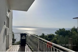 006 2030 40 Omis apartment for renovation for sale