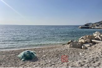 006 2030 40 Omis apartment for renovation for sale