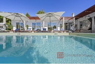 016 5164 30 Sibenik villa with pool for sale