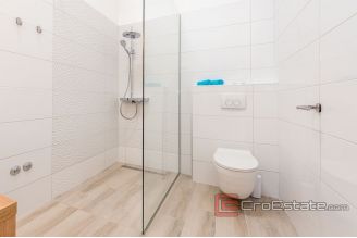 016 5164 30 Sibenik villa with pool for sale