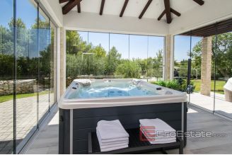 016 5164 30 Sibenik villa with pool for sale