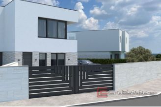 008 1014 13 Porec villa with pool for sale