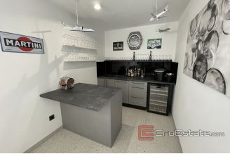 020 2036 53 Omis villa with pool for sale