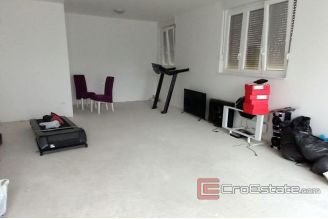 003 2031 59 Split Business space in a busy location for rent
