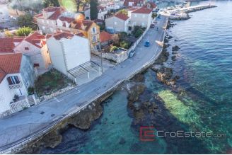 006 5167 30 Brac house first row to the sea for sale
