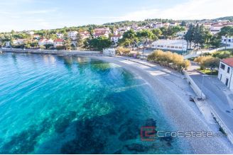 006 5167 30 Brac house first row to the sea for sale