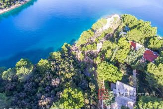 005 5168 30 Brac land first row to the sea for sale