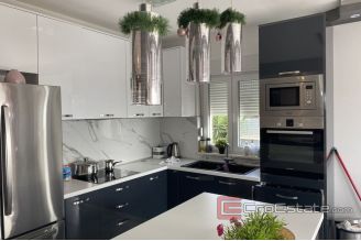 008 2037 34 Kastela house with pool for sale