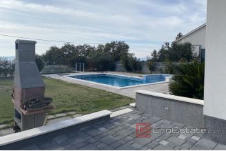 008 2037 34 Kastela house with pool for sale