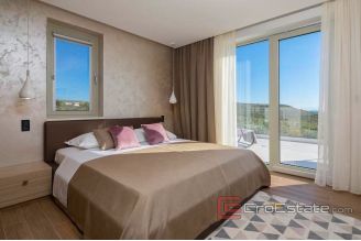 020 2021 322 Primosten luxury villa with sea view for sale1