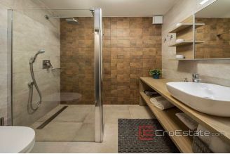 020 2021 322 Primosten luxury villa with sea view for sale1