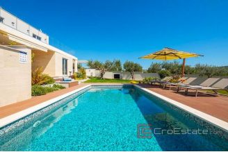 020 2021 322 Primosten luxury villa with sea view for sale1