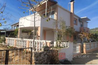 009 2040 34 Marina family house for sale