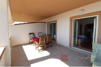 011 5173 30 Pag apartment house for sale