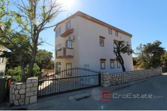 011 5173 30 Pag apartment house for sale