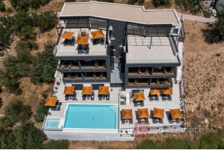 020 5174 30 Makarska property with pool and sea view for sale