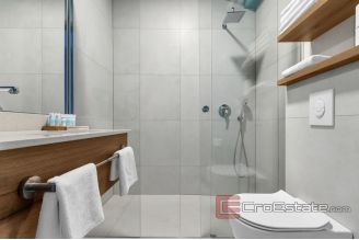 020 5174 30 Makarska property with pool and sea view for sale