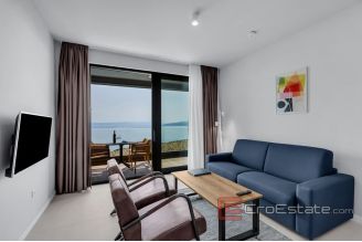 020 5174 30 Makarska property with pool and sea view for sale