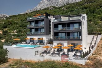 020 5174 30 Makarska property with pool and sea view for sale
