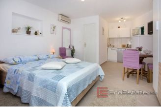 011 5176 30 Rogoznica house near the sea for sale