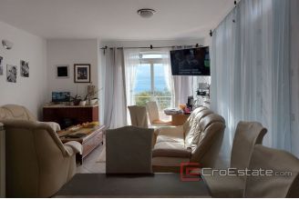 013 5178 30 Primosten apartment house with pool for sale