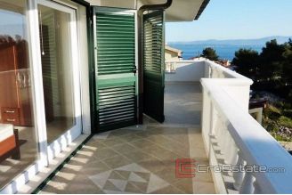010 5183 30 Solta house with pool and sea view for sale