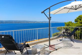 018 2029 49 near omis seafront house for sale
