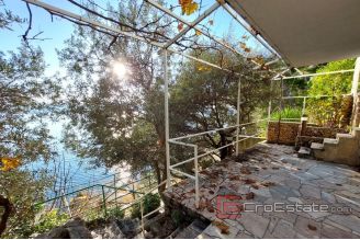 018 2029 49 near omis seafront house for sale
