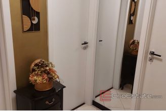 007 2035 66 Split centar apartment for sale