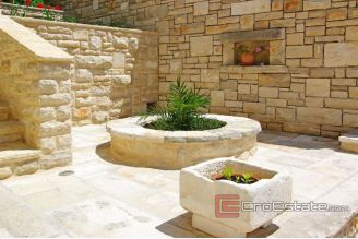 016 5181 30 Korcula villa first row to the sea for sale