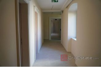 011 5182 30 Sibenik Hotel first row to the sea for sale