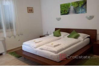 009 2018 211 Makarska house with pool for sale