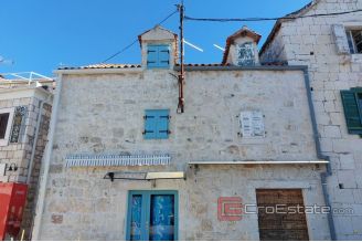010 2029 50  rogoznica stone house waterfront for sale