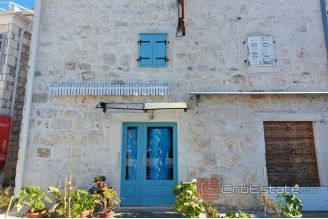 010 2029 50  rogoznica stone house waterfront for sale