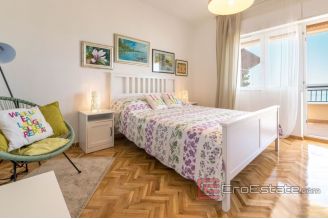 018 2018 212 Omis house with sea view for sale