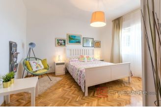 018 2018 212 Omis house with sea view for sale