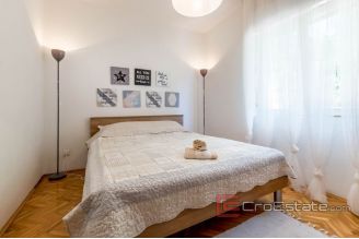 018 2018 212 Omis house with sea view for sale