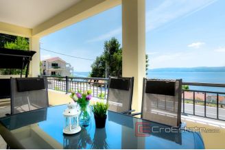 018 2018 212 Omis house with sea view for sale