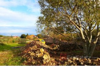 007 2016 530 Hvar Building land with ruins for sale